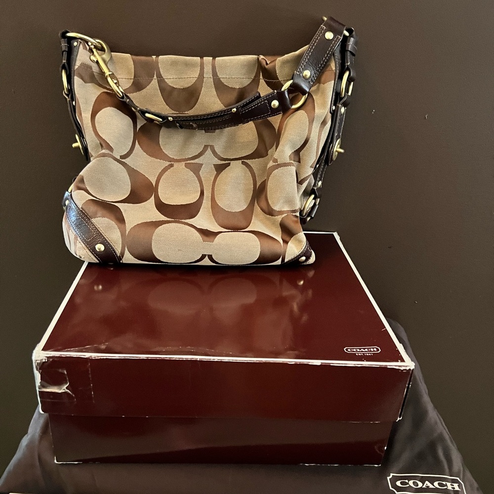 Gorgeous Coach bag. Very lightly used